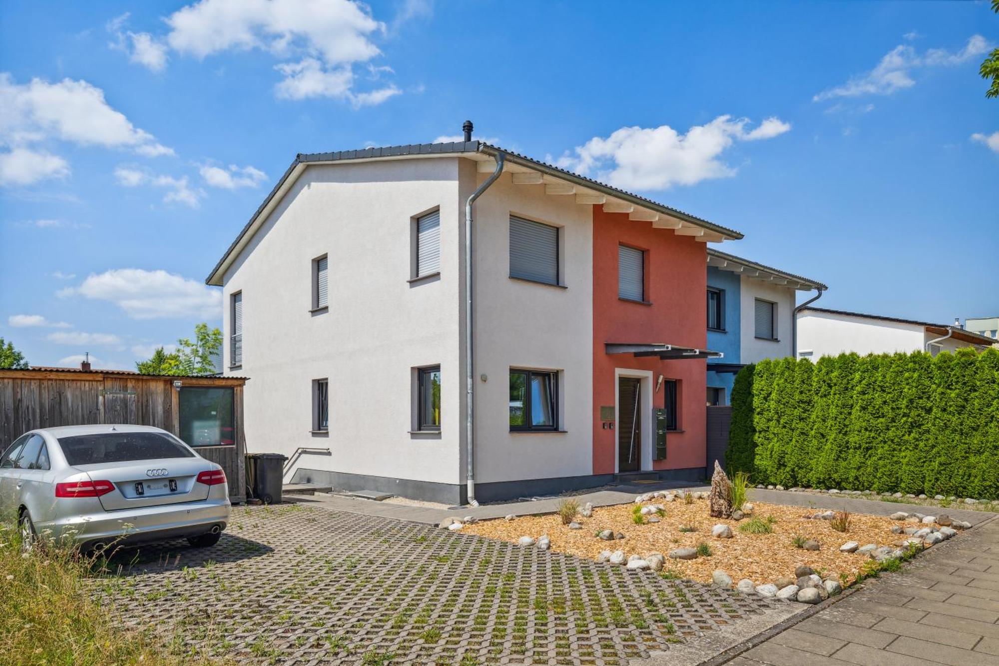 Fewo Moritz Mit Kleiner Terrasse Und Stellplatz Coburg Exterior photo